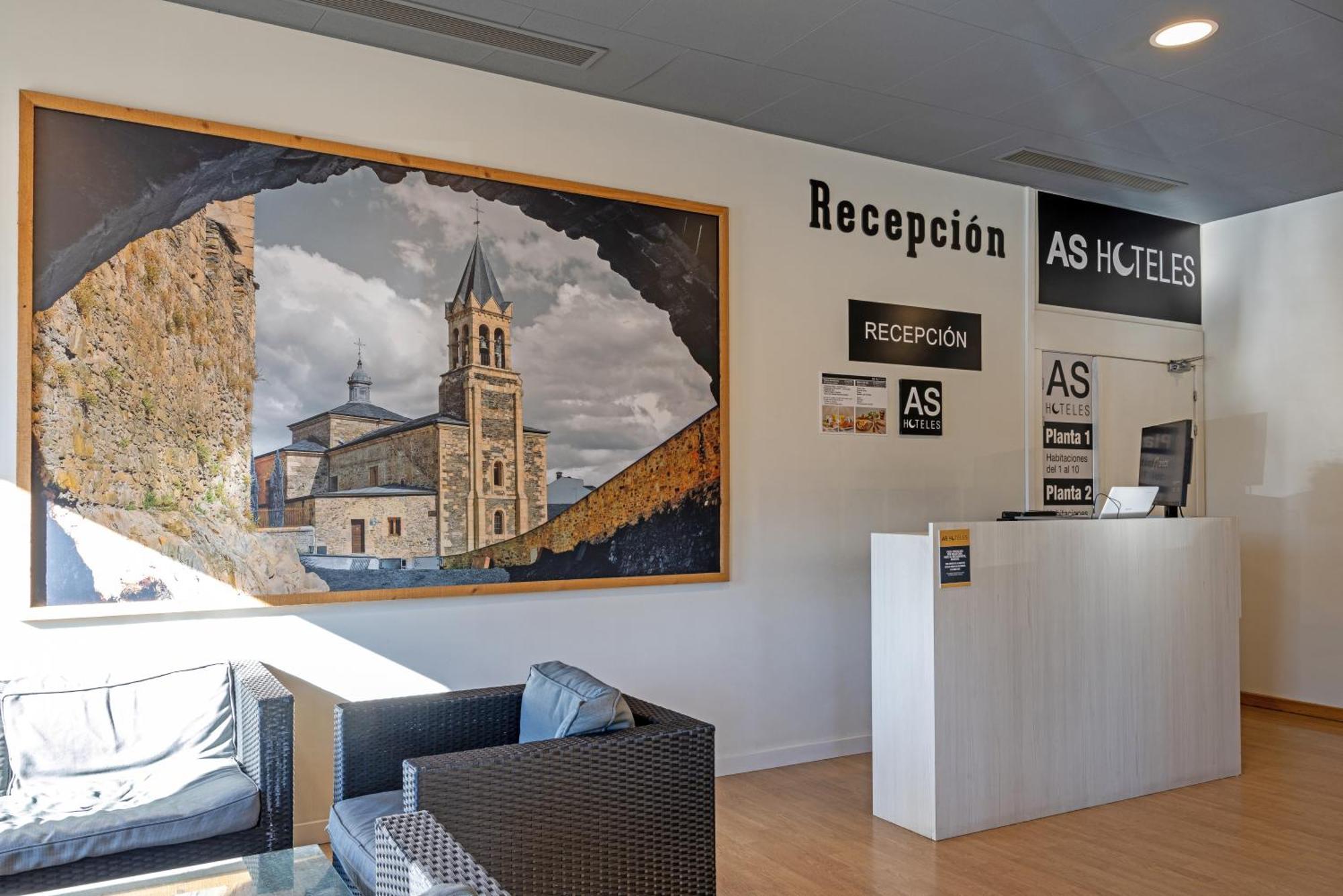 As Hoteles Ponferrada Columbrianos Luaran gambar